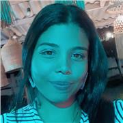 Profesora de apoyo escolar para niños con dificultades de aprendizaje